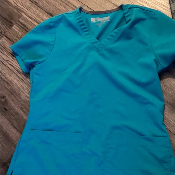 Greys anatomy scrub top - Picture 3 of 3